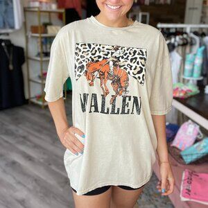 Wallen Graphic Tee